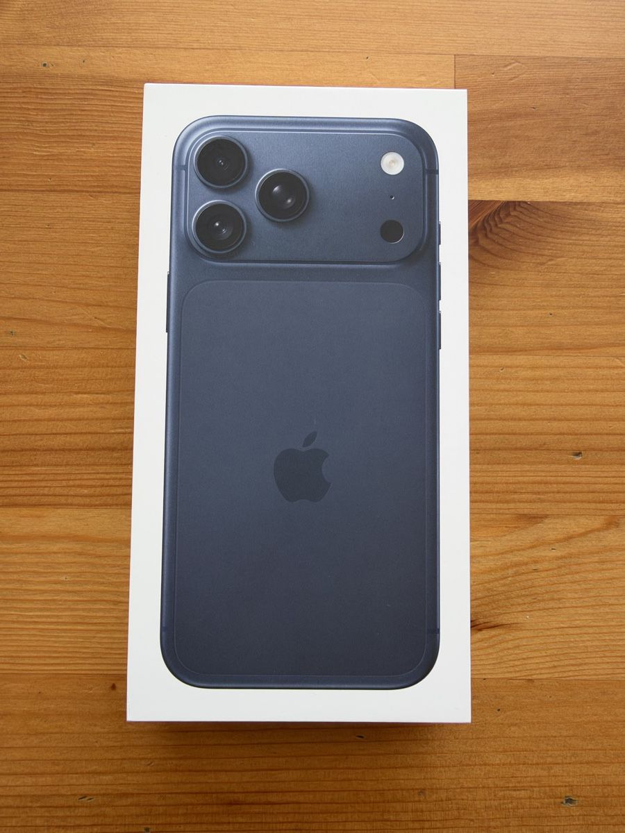 Apple Telefoni cellulari / Smartphones: iPhone 17 pro Max bleu 2 TB excellent état  – Usato da Chêne-Bougeries venduto da PPP1224 5