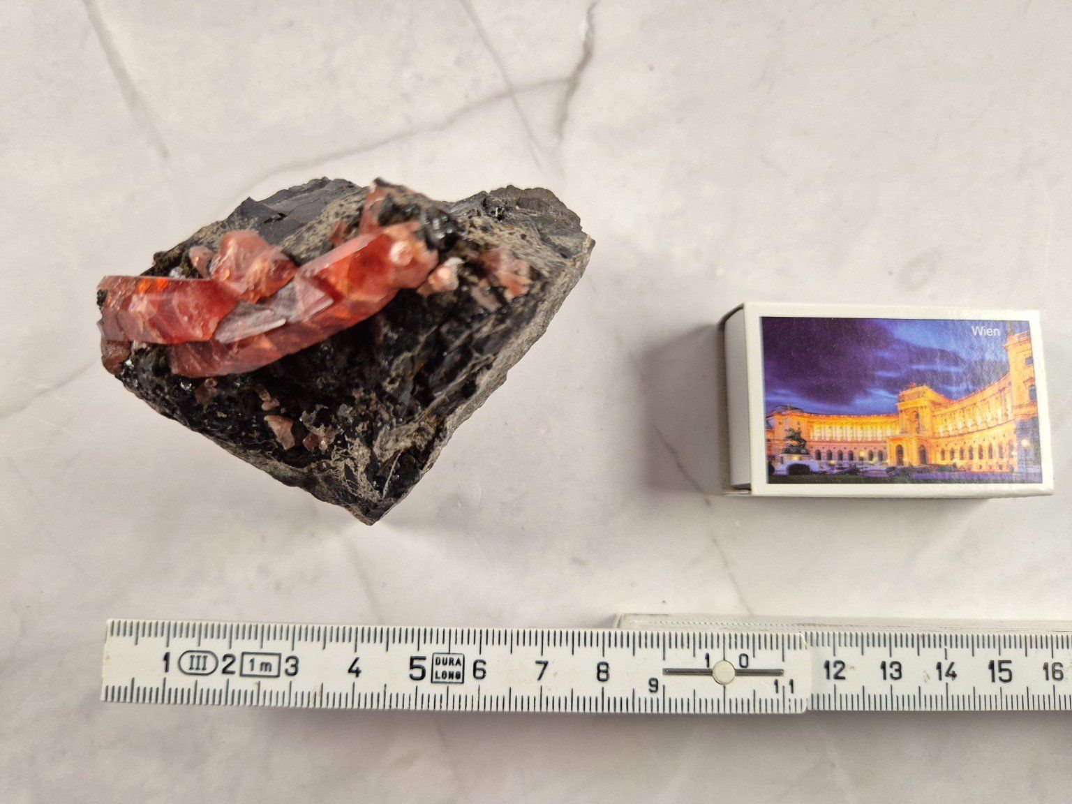 Minerali & Pietre curative: Vanadinite sur matrice sombre – Usato da Sugnens venduto da Madteus82 1