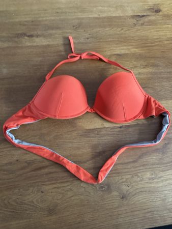 Bikini Oberteil orange mit Bügeln guter Zustand