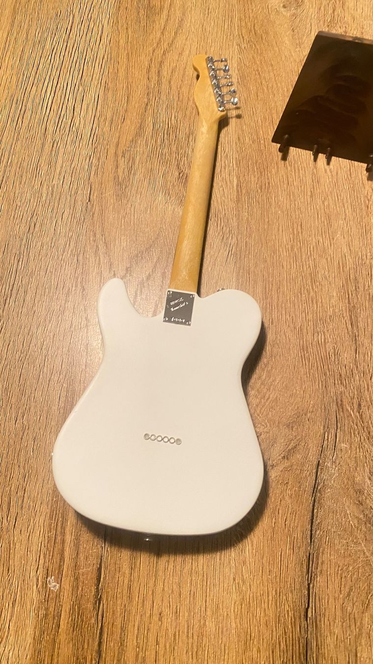 Strumenti musicali: Mini guitare Fender stratocaster décorative – Nuovo (secondo la descrizione) da Châtelaine venduto da yves017 3