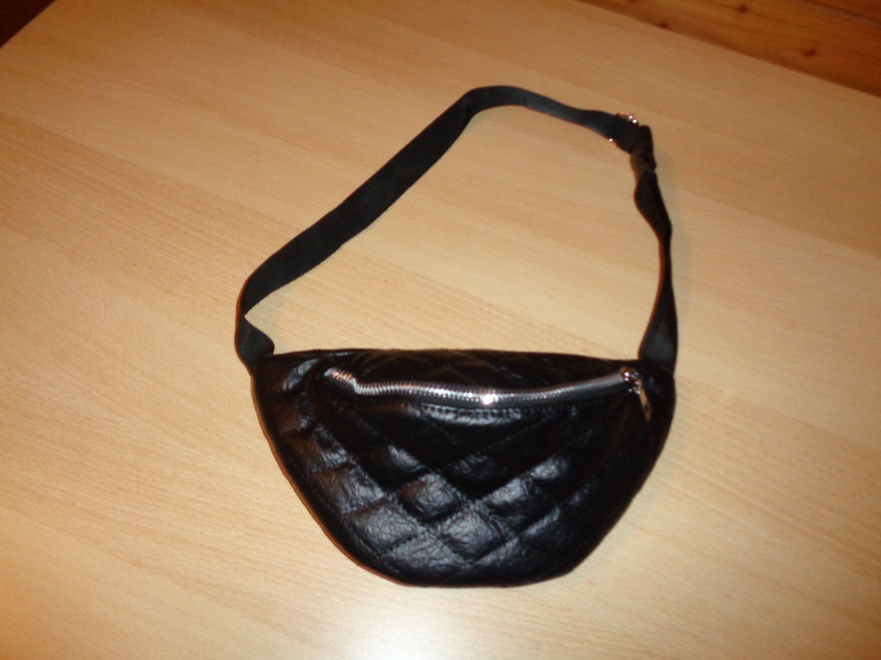 Borse da donna: *** schwarze Bauchtasche *** / Neu – Nuovo (secondo la descrizione) da Othmarsingen venduto da Leuchtturmlady