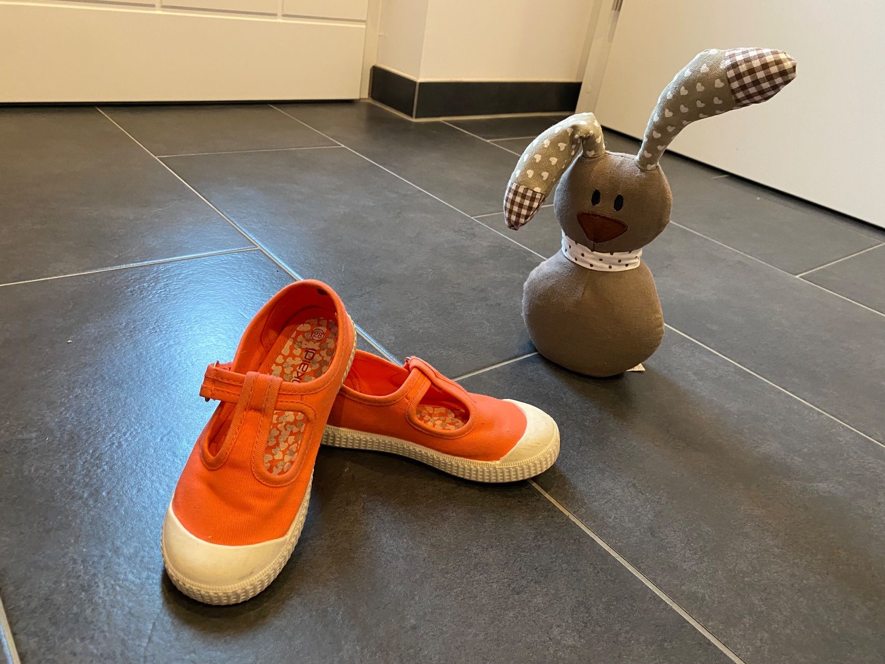 Chaussures filles: Riemchenballerina Stoffsneaker, Gr. 28 – D'occasion à Summaprada par hirschuh506 2