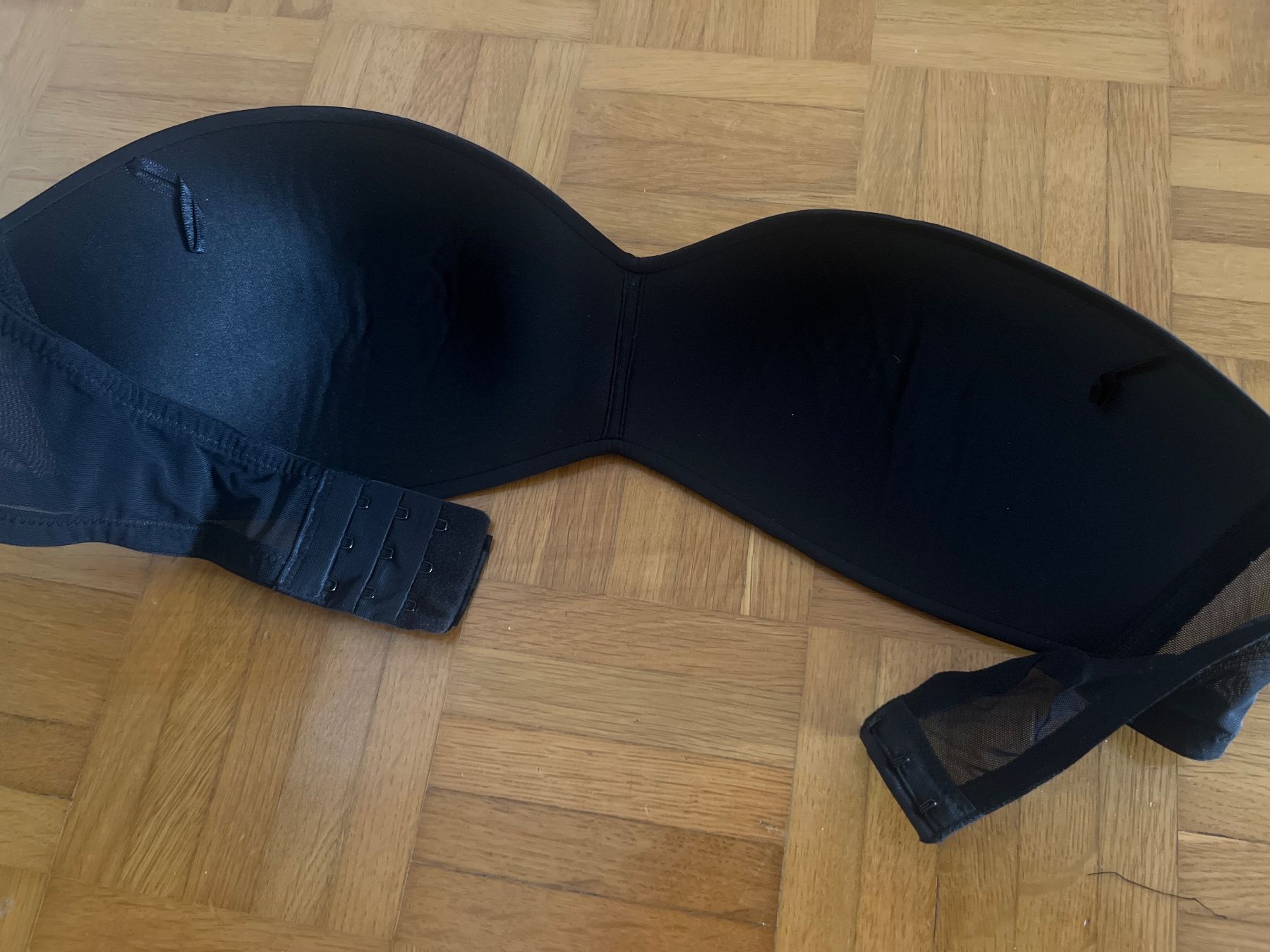 H&M Altra biancheria intima: BH 1x schwarz 85 C H&M – Nuovo (secondo la descrizione) da Belp venduto da Lalaisland 1