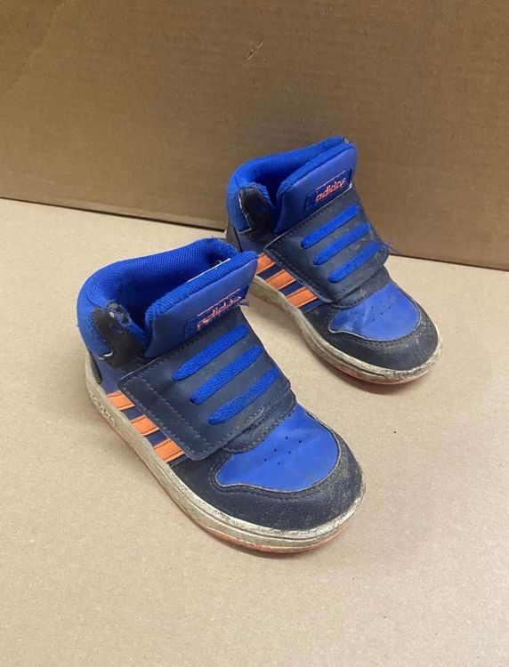 Adidas Chaussures garçon: Kinder Schuhe Grösse 26 – D'occasion à Zürich par zd_1965 1