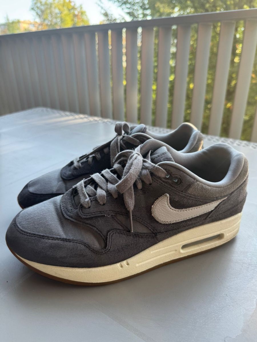 Nike Chaussures hommes: Nike Air Max 1 Crepe Soft Grey – D'occasion à Luzern par gil_9mdl