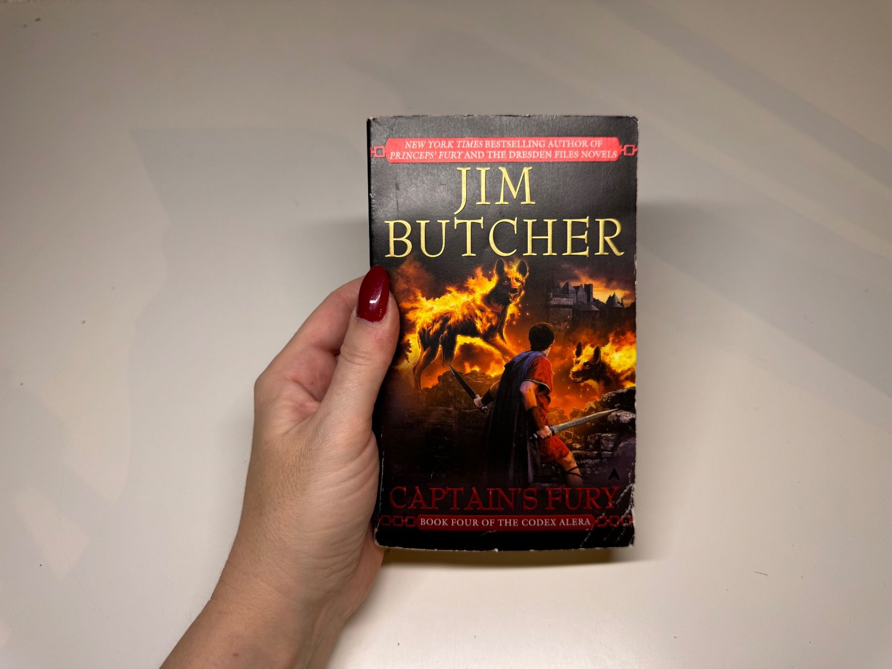 Libri: NOVEL: Jim Butcher, Captains Fury – Usato da Grosswangen venduto da English_books