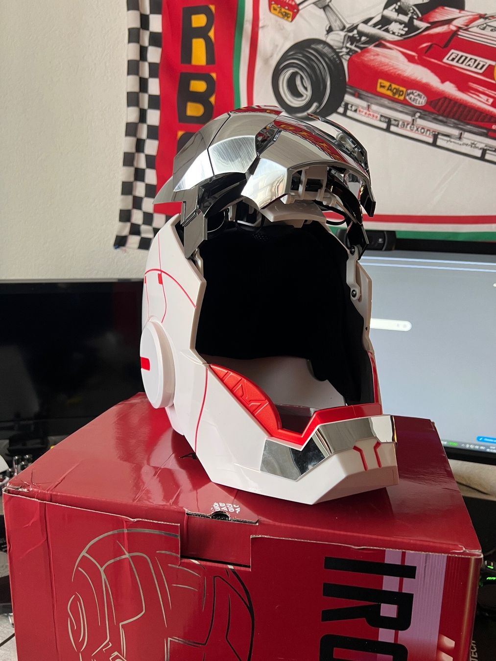 Caschi & visiere: Iron Man Mk5 Weiss Silber mit Voice Control/ Sprachgesteuert – Nuovo e nell'imballaggio originale da Lohn-Ammannsegg venduto da JarvisSystem2.0 2