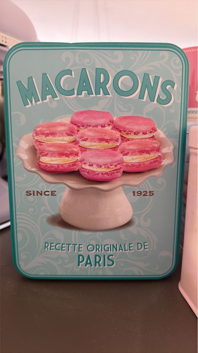 Autres décorations & accessoires: Blechdose Macarons Paris Seit 1925 – D'occasion à Gerlafingen par anj_c7vb