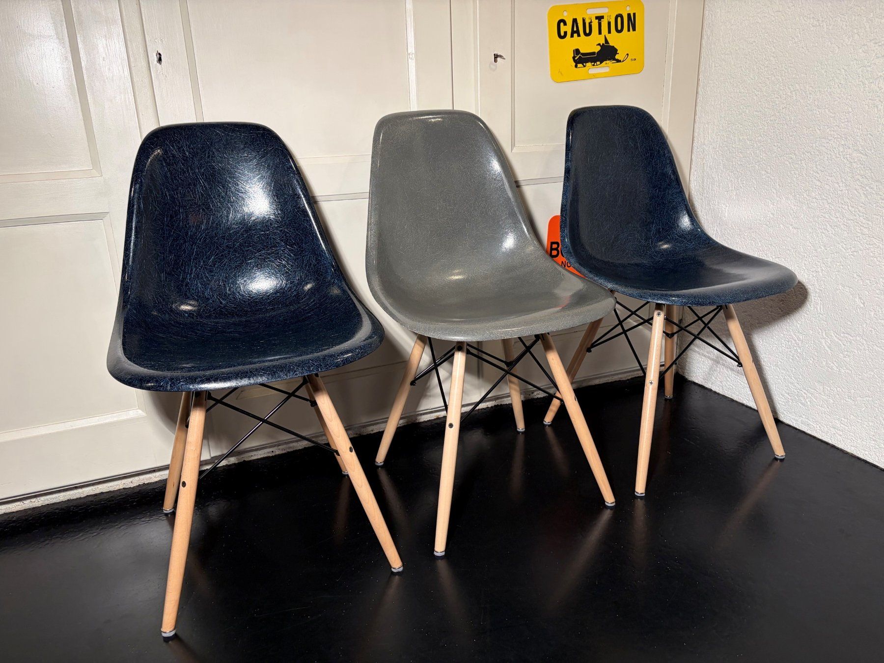 Eames Sedie: Sommer-Knaller! 3x Eames Vitra. Herman Miller Side Chairs – Usato da Liebefeld venduto da Dr.Eames