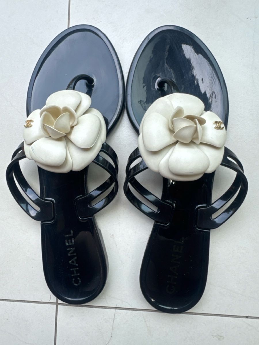 Chanel Scarpe da donna: Tongs CHANEL Camélia Taille 38 – Usato da Davos Dorf venduto da gin_8k9d 4