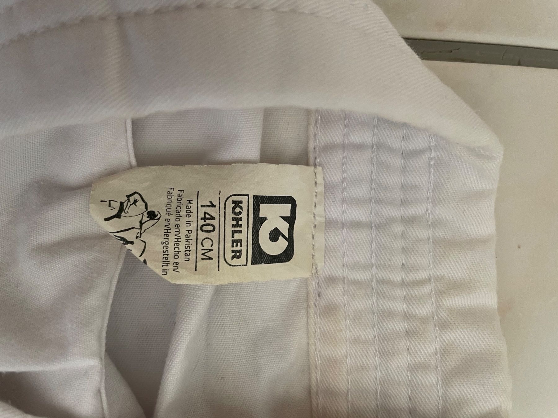 Kimono: Kimono de karaté taille 140 – Usato da Martigny venduto da gai_2l9l 1