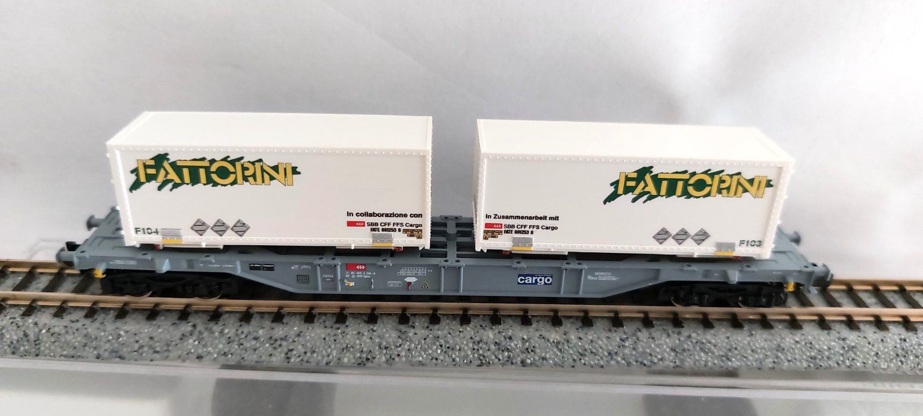 Fleischmann Modellini di ferrovie: Fleischmann SBB Containertragwagen " FATTORINI " – Nuovo (secondo la descrizione) da Biberist venduto da Ntrains 1