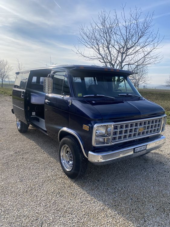 Chevrolet sport van ( camping)