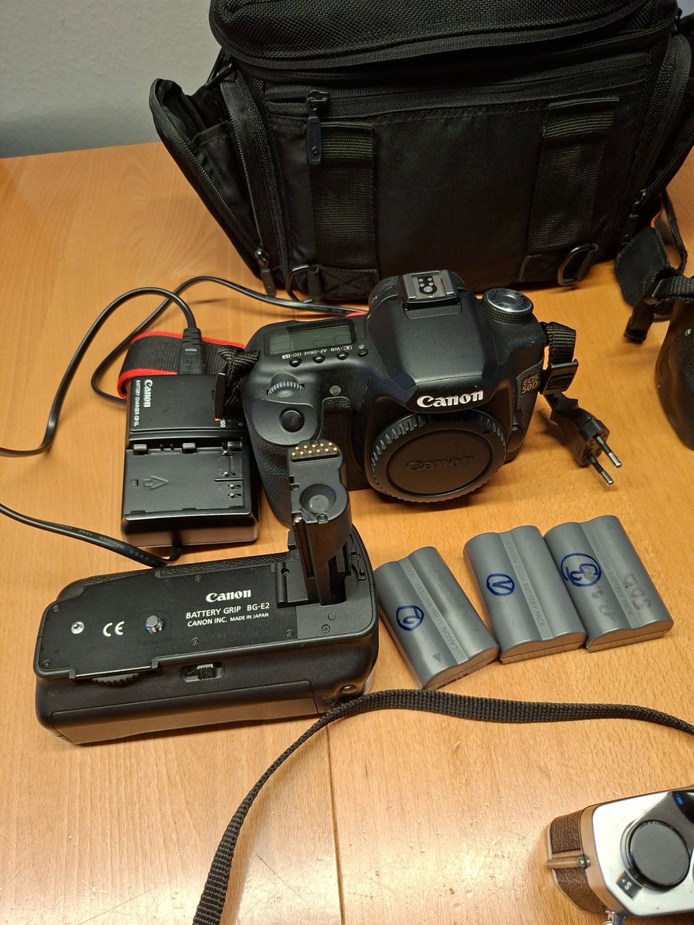 Appareil photo: Sony a65, Canon 50D, Analog Kamera – D'occasion à Reinach BL par aequo 1
