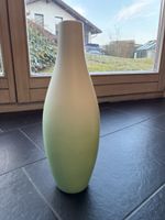 Schlanke, hohe Vase, hellgrün - Frühlingsdeko für Zuhause!