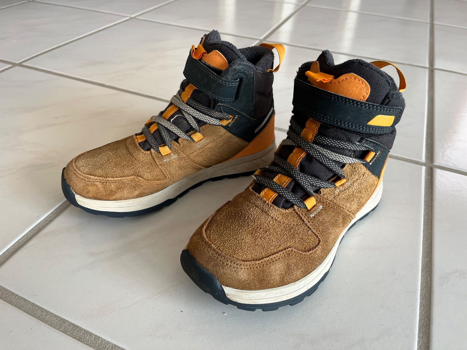 Decathlon Schuhe für Jungen: Winterschuhe Quechua, Grösse 33 – Gebraucht aus Konolfingen von takkie 1