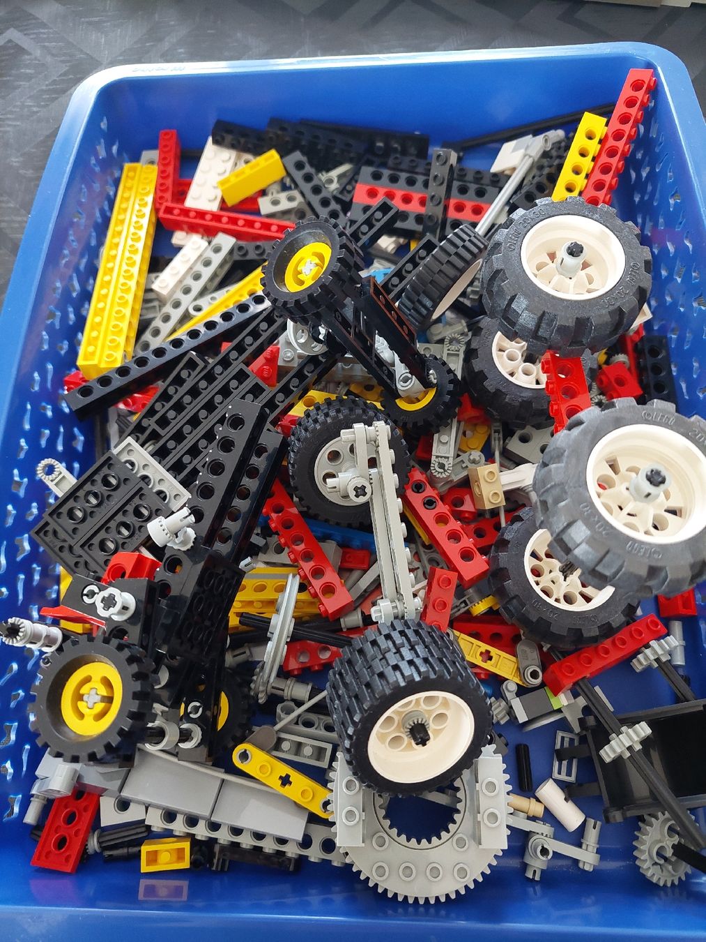 Lego Jouets:  Div. Lego Technic  Teile – D'occasion à Zetzwil par sti_x9xf