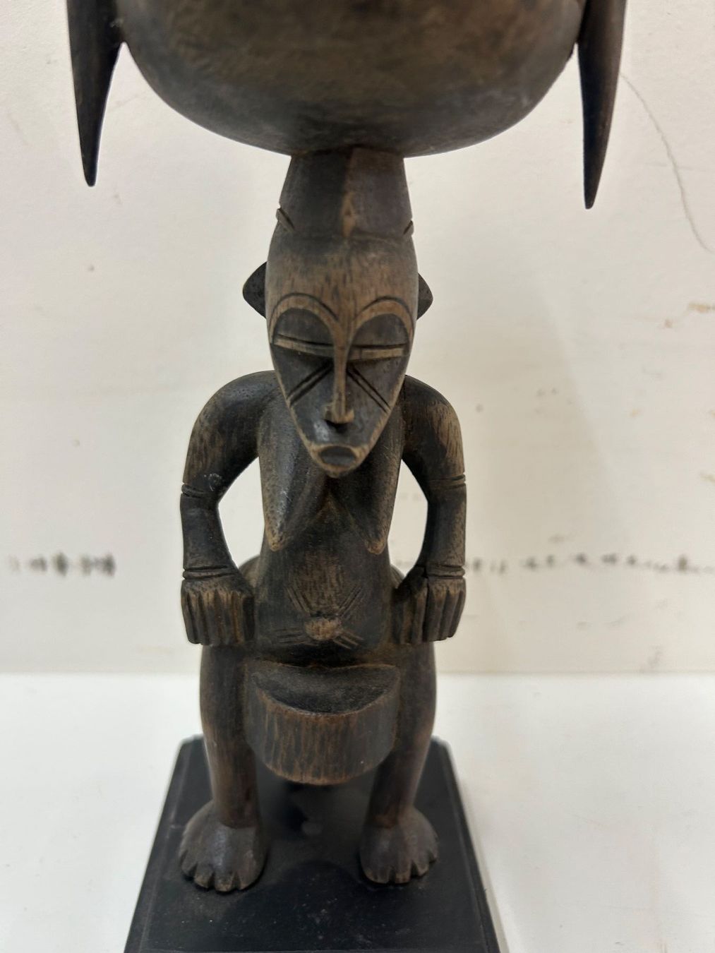Figuren: antike afrikanische Holz-Figur Luba Kultur alter unbekannt – Gebraucht aus Zürich von Levelart 1