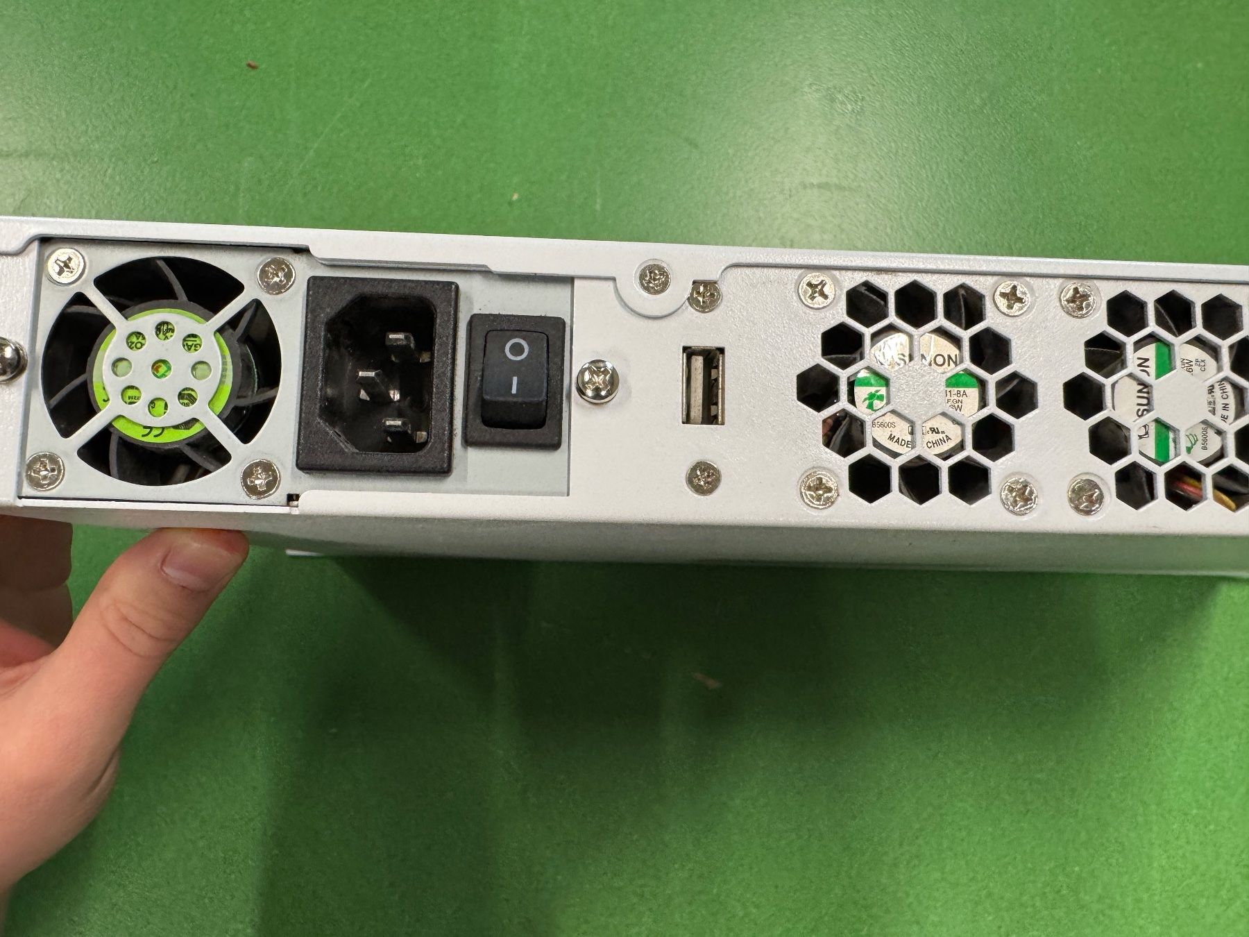 Sophos Firewall: Sophos SG 330 rev 1 - Firewall – Gebraucht aus Derendingen von CompiDD 3