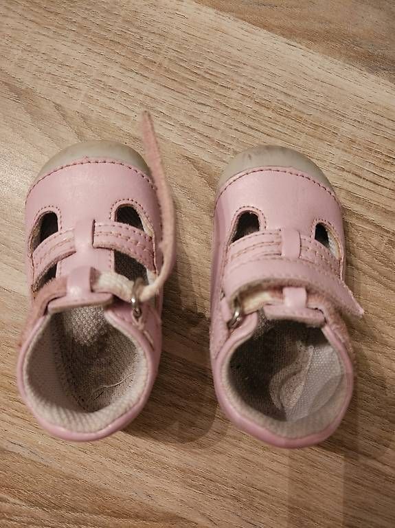 Scarpe per ragazzi: Kinderschuhe, Grösse 19-20 – Usato da Rüti ZH venduto da MartinaWolf