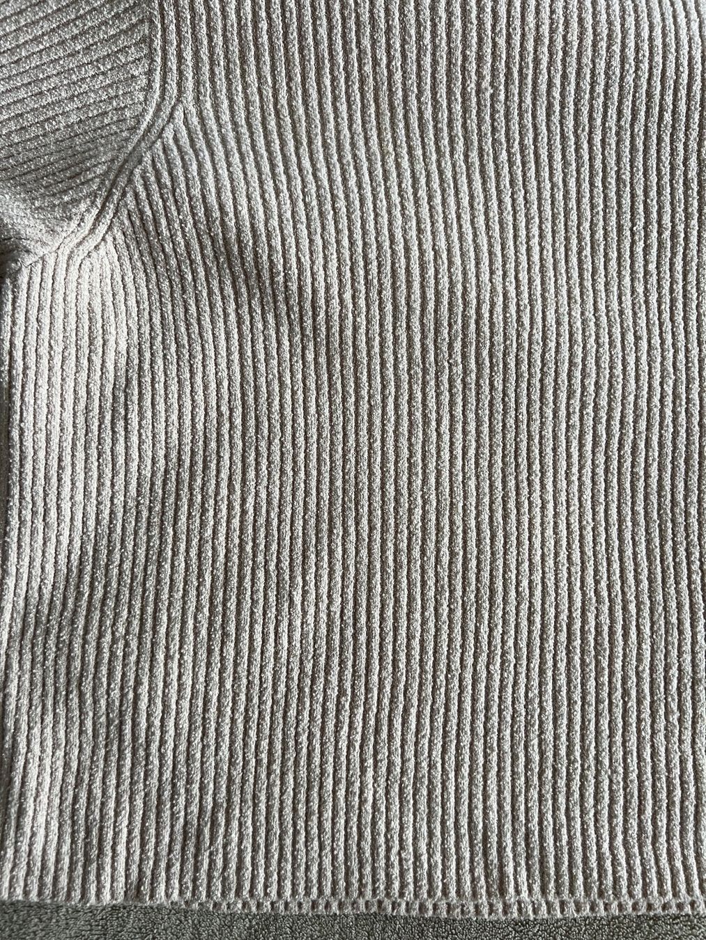 Cos Maglioni & Felpe: COS Relaxed Fit Maglione – Usato da Lausanne venduto da dia_xs9l 1