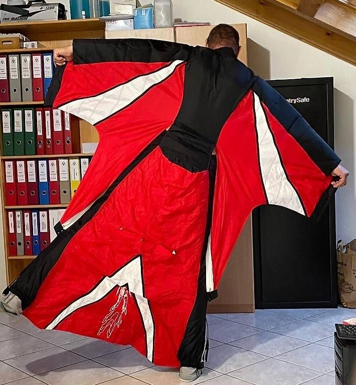 Completi: Wingsuit Tony Suits S-Bird – Usato da Lyss venduto da Sparadiesler 2