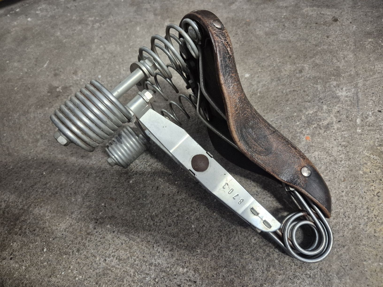 Pezzi di ricambio: Velo Sattel mit Federn, Leder, Vintage – Usato da Kirchberg SG venduto da Karmann53 4