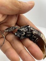 Handgeschnitzter Schlüsselanhänger aus echtem Horn – Unikat
