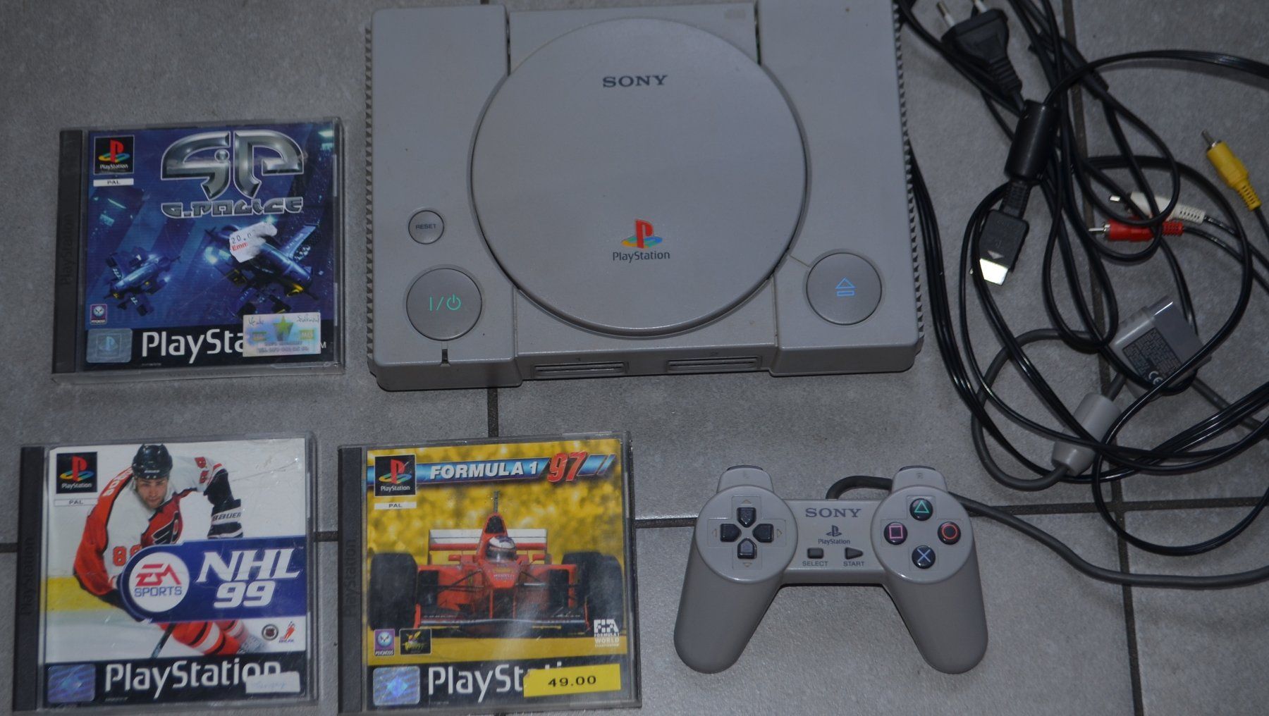 Sony Konsolen: Playstation 1 / PSX SCPH-9002 – Gebraucht aus Collonges von arashee 3