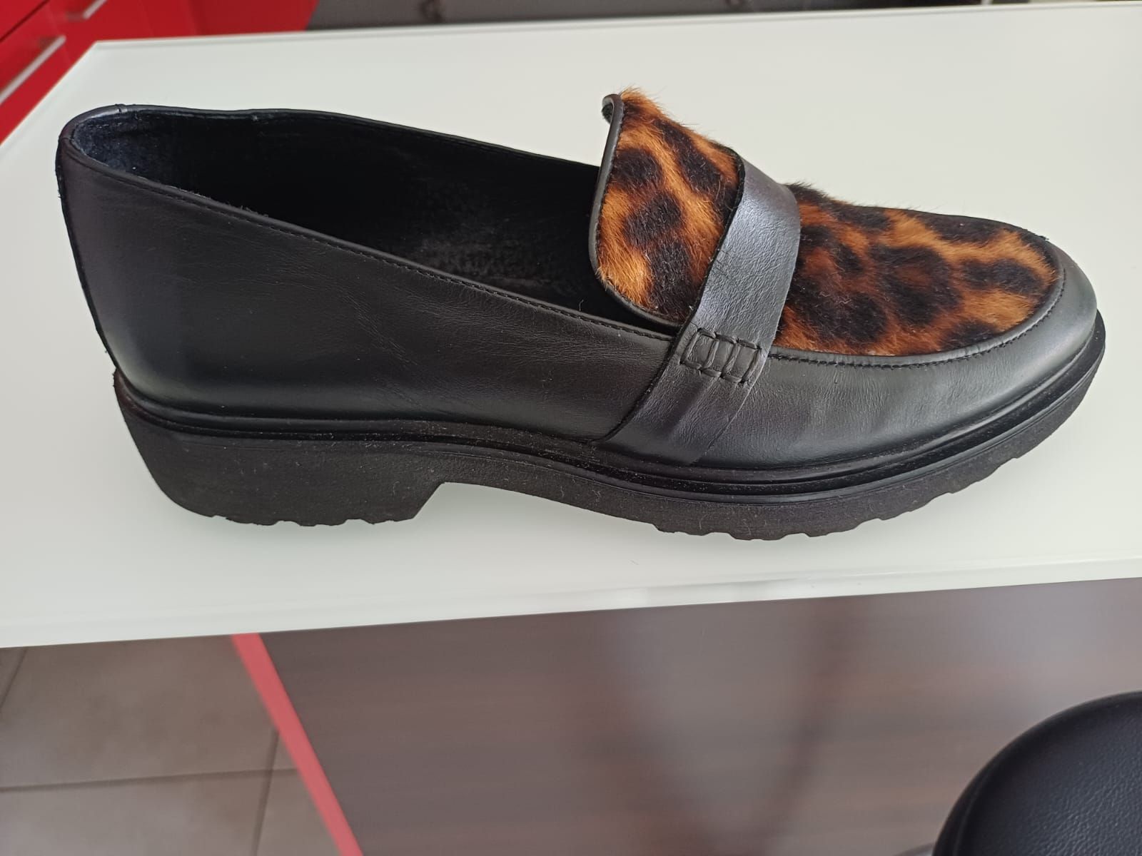 Damenschuhe: Mocassins Kiomi noirs motif léopard  – Gebraucht aus Collonges von cam_72xf 1