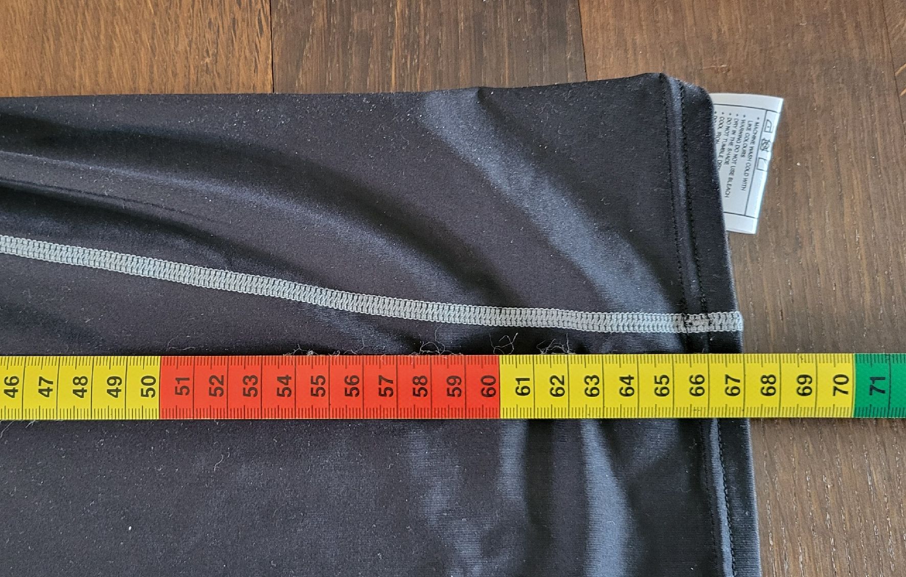 T-shirt: 2XU Compressions shirt xxl – Usato da Unterseen venduto da rej_lnk9 6
