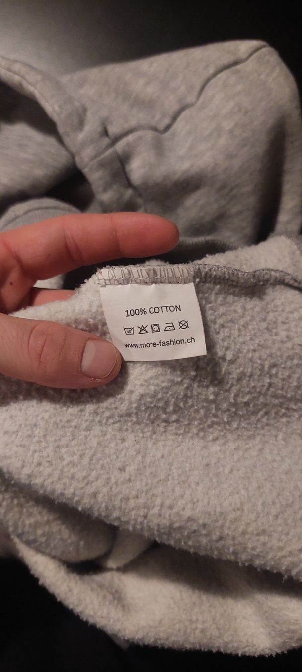 Maglioni & Felpe: SweatShirt à capuche gris cotton taille M – Usato da Martigny venduto da ValentinClosuit 6