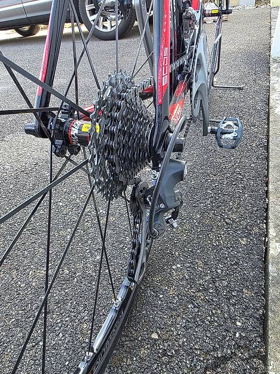 Scott Velos: Vélo de route Scott Addict R2 full carbone – Gebraucht aus Riaz von Alesco 3