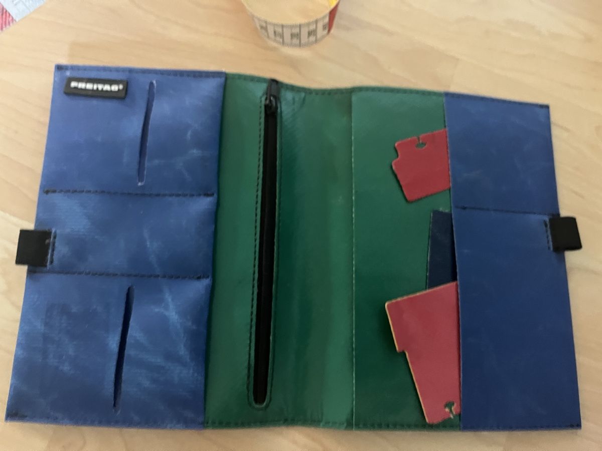 Freitag Cover & Protezioni schermo: FREITAG Agenda-Hülle – Usato da Gümmenen venduto da Periko81 1