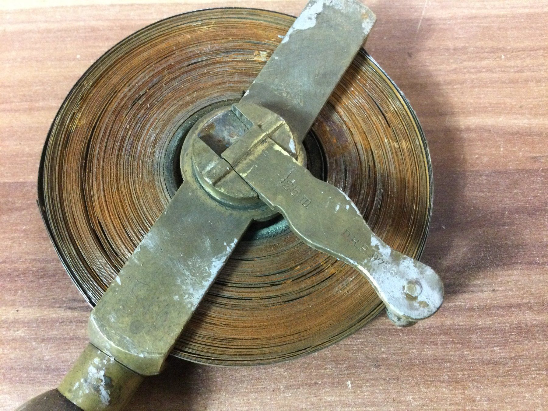 Outils anciens: Antikes rostiges Messing - Eisen Massband – D'occasion à Wangen SZ par kuriosum12 1