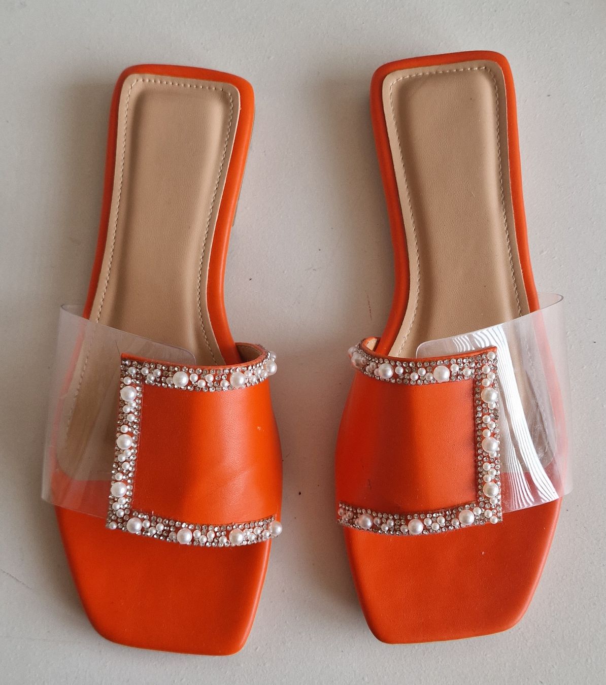Damenschuhe: Orange Sommersandalen Gr. 38 mit Perlen – Neu (gemäss Beschreibung) aus Chur von car_5clc