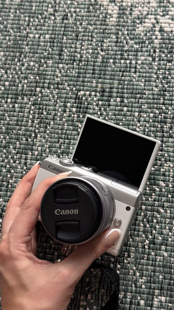 Canon Fotocamera: Canon EOS M100 Digitalkamera – Usato da Zürich venduto da ninaleuenberger 2