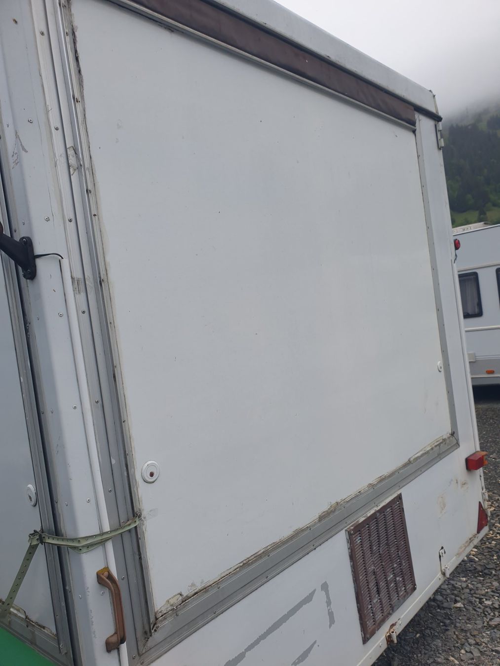 Rimorchi: Imbissanhanger – Usato da Frutigen venduto da Nat61 2