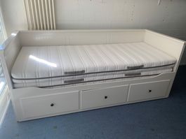 Ikea Hemnes Tagesbett, ausziehbar, weiss mit Matratzen