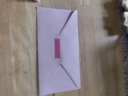 Neuer & originalverpackter Einkaufsgutschein von Einzelstück