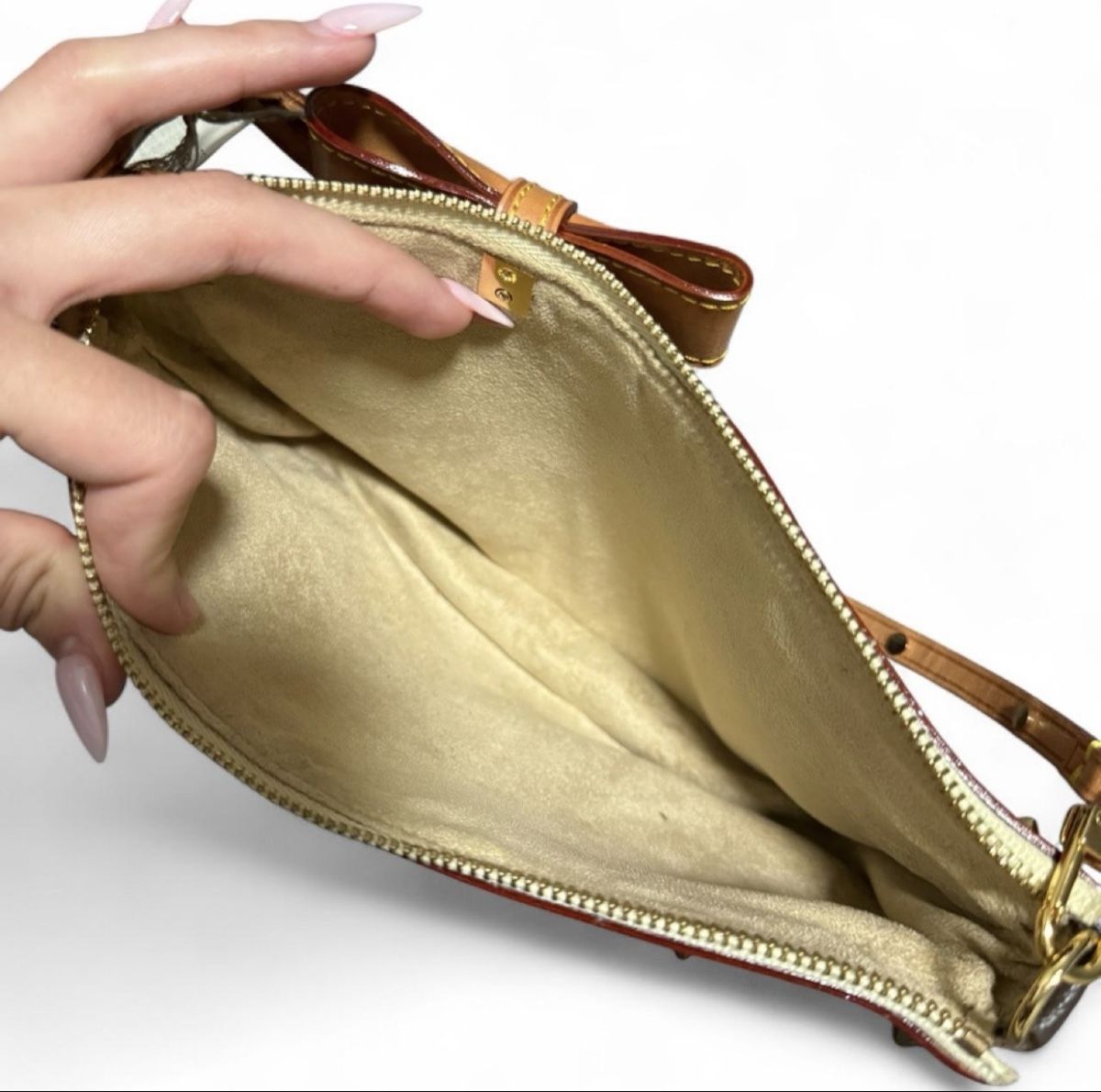 Louis Vuitton Taschen für Damen: Louis Vuitton Murakami Pochette – Gebraucht aus Baden von Kikikickz 3