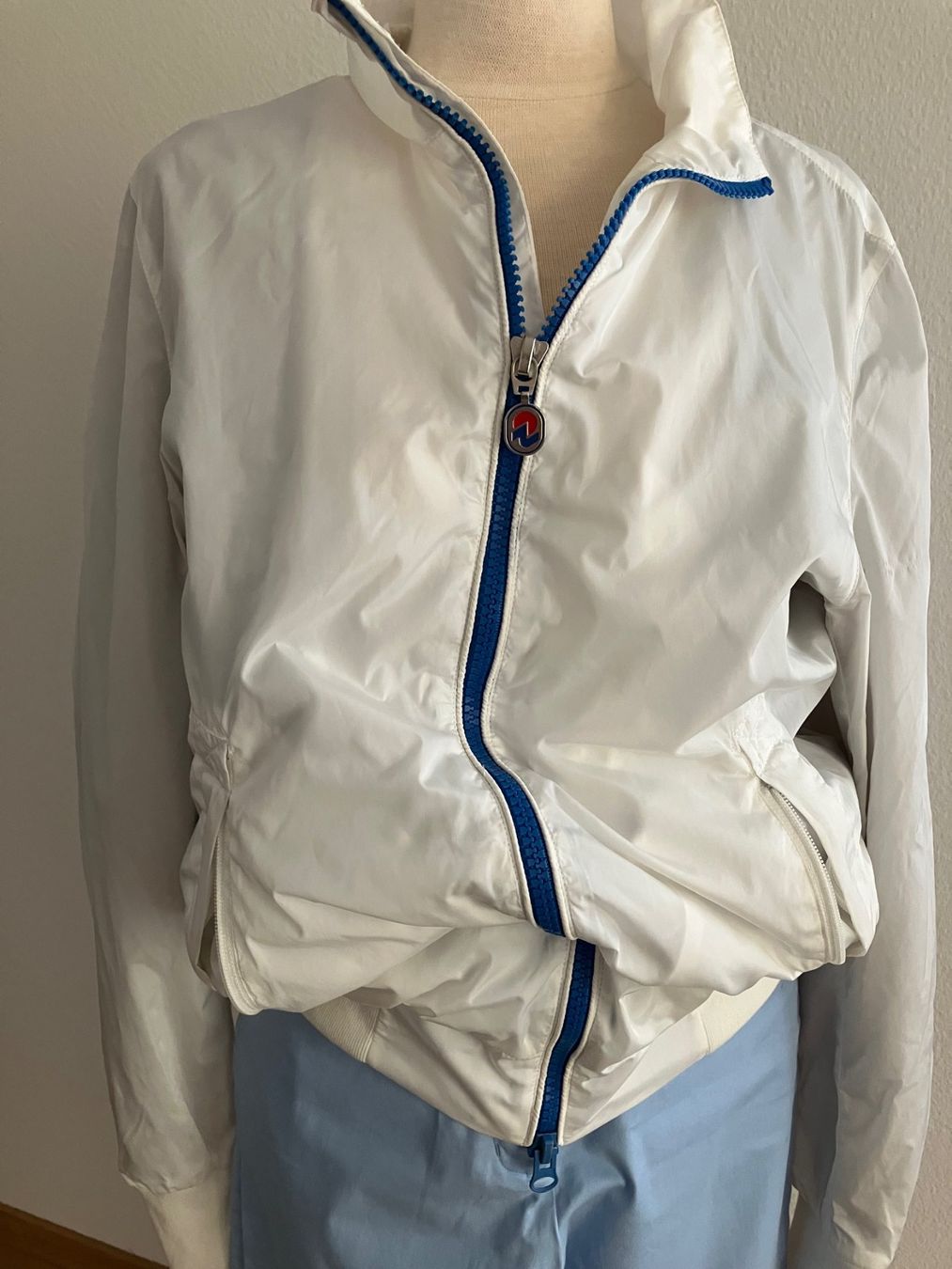 Invicta Giacche: Invicta Damen Windjacke - Gr. M - Weiß/Blau – Nuovo (secondo la descrizione) da Baar venduto da leo_j8vl