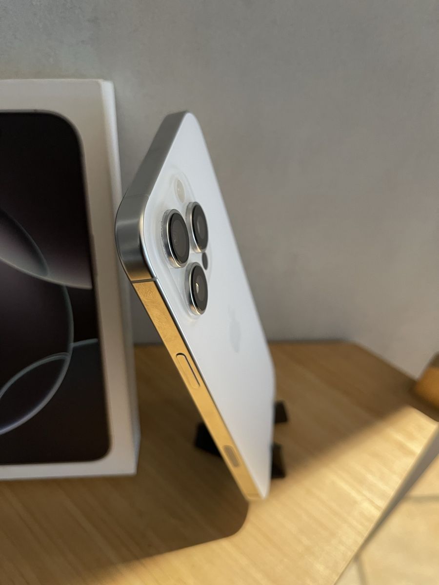 Apple Handys / Smartphones: IPhone 16 pro Max 256gb Akku 100% – Gebraucht aus Biel/Bienne von Pro.max 2