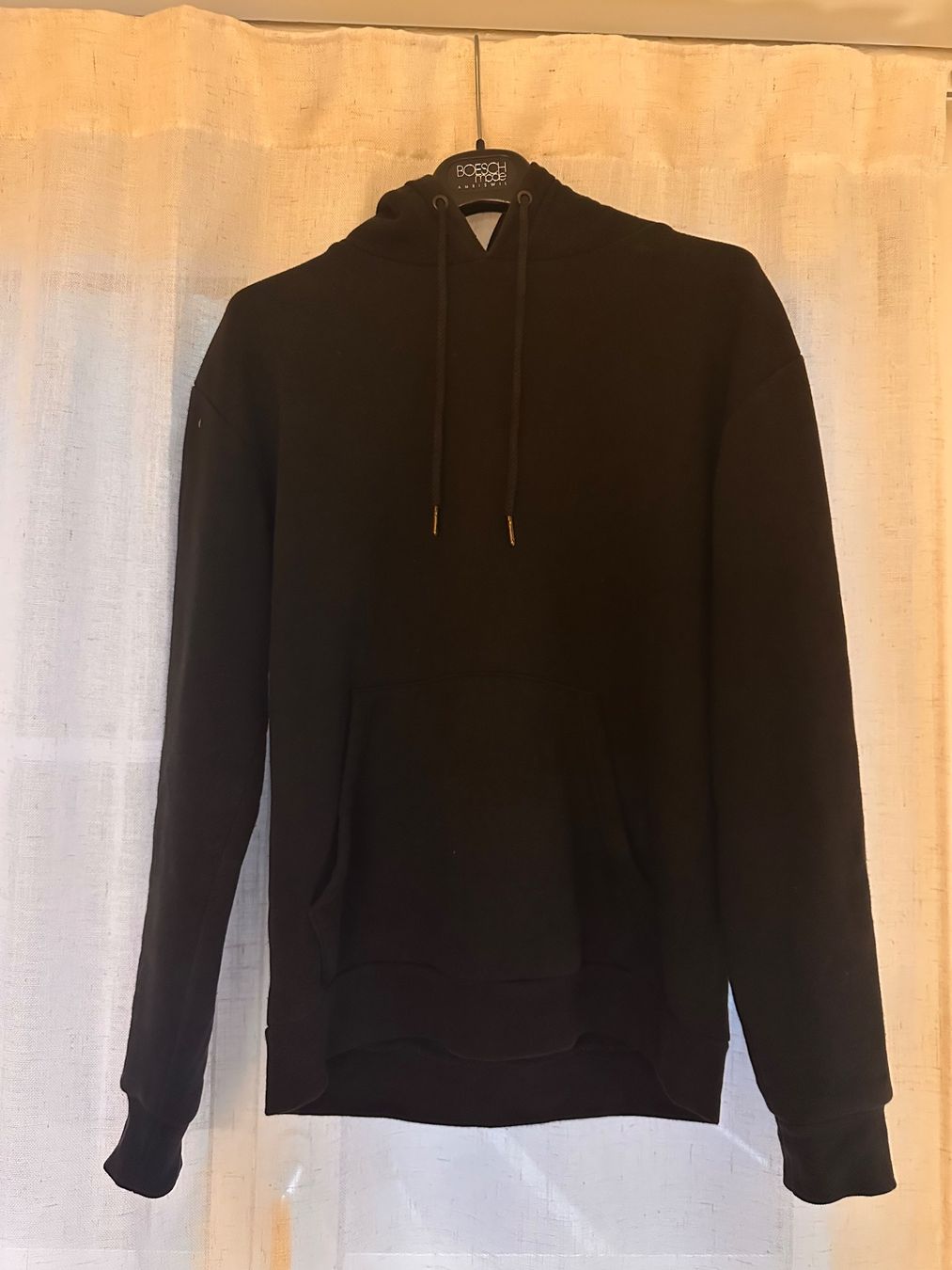 Zara Maglioni & Felpe: Schwarzer Zara Hoodie – Usato da St. Gallen venduto da sar_cj5j