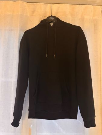 Schwarzer Zara Hoodie