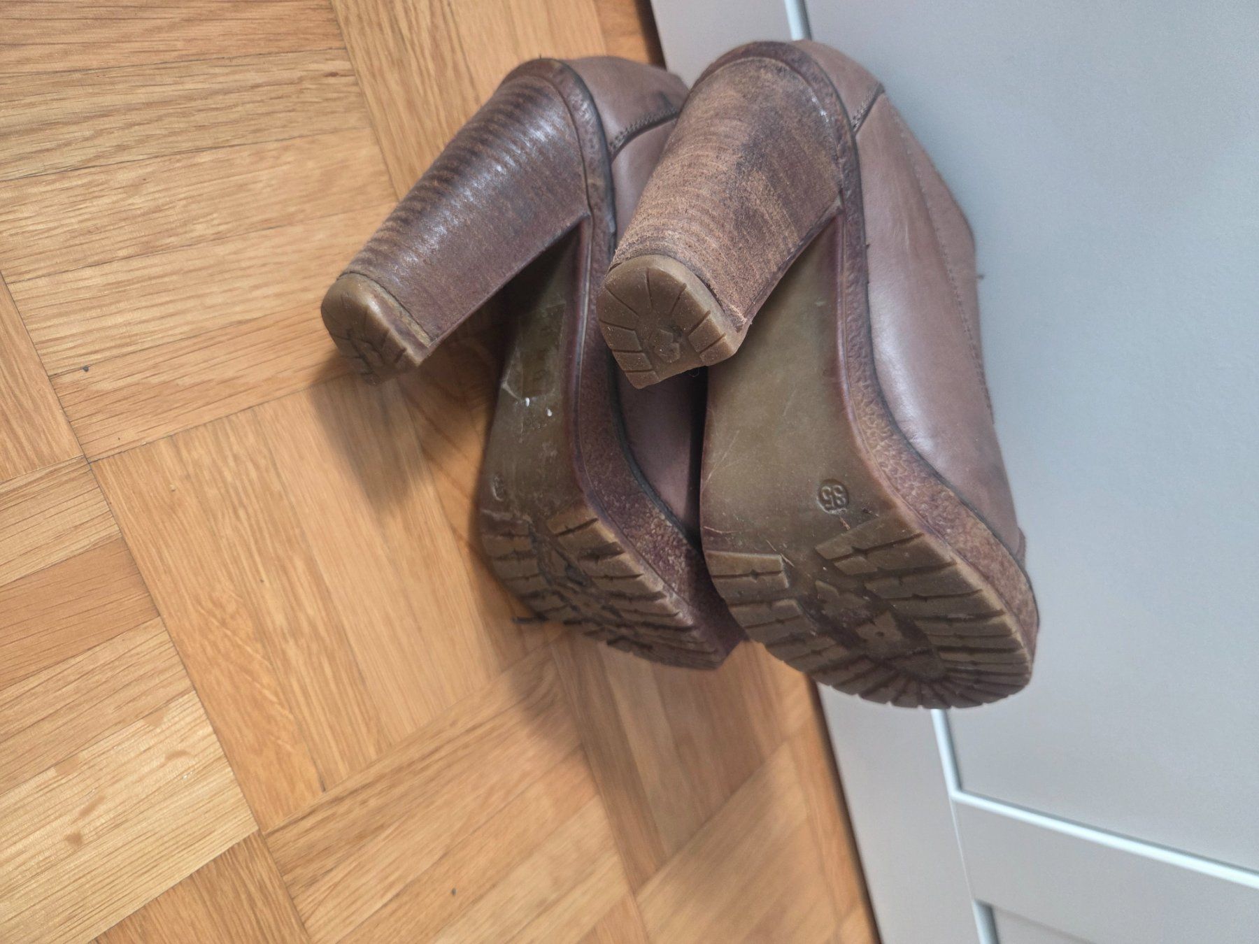Scarpe da donna: Braune Bummschuhe mit Absatz, Grösse 35 – Usato da Regensdorf venduto da sar_895z 2
