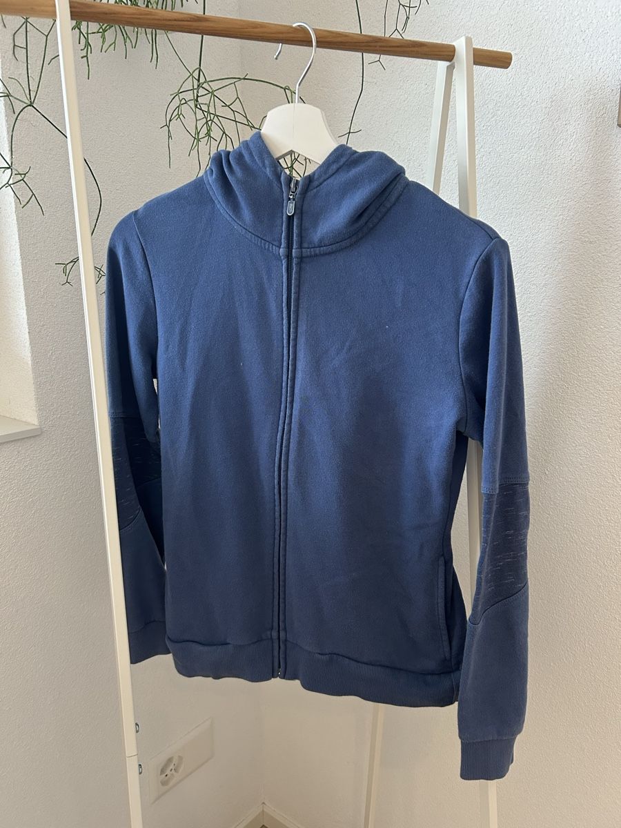 Maglioni & Felpe: Kapuzenjacke Grösse XS – Usato da Niederhelfenschwil venduto da aur_ms6f