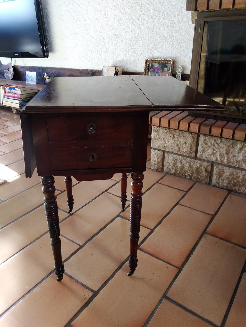 Nachttische: Table de Chevet Antique en Noyer – Gebraucht aus Begnins von cat_qdb5 3