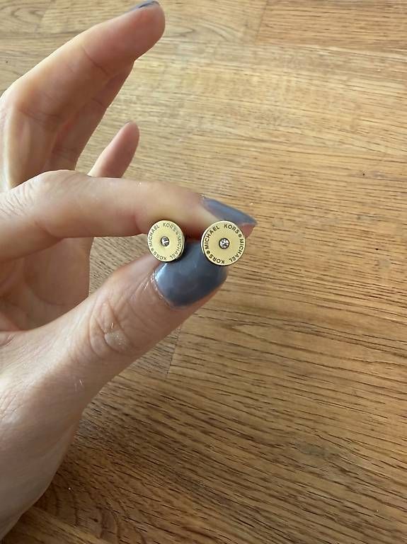 Michael Kors Ohrringe & -stecker: Michael Kors Goldohrringe – Gebraucht aus Rickenbach b. Wil von assbe