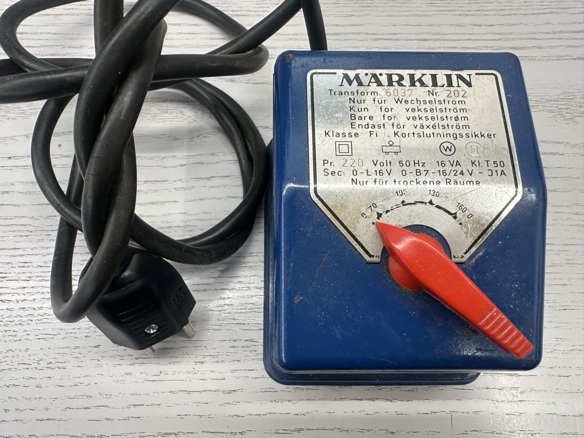 Märklin Modellini di ferrovie: Märklin Vintage Transformator – Usato da Lupsingen venduto da New-Haven